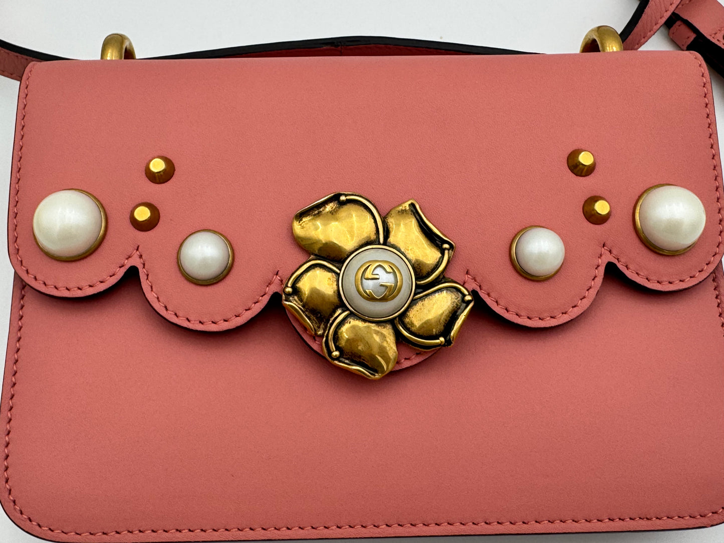 Gucci Peony Scallop Crossbody Bag | Dusty Rose Leather | Pearl Embellishments