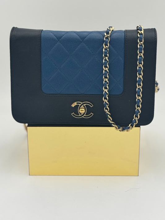 Chanel Two-Tone Wallet on Chain — Navy &amp; Black | Light Gold Hardware