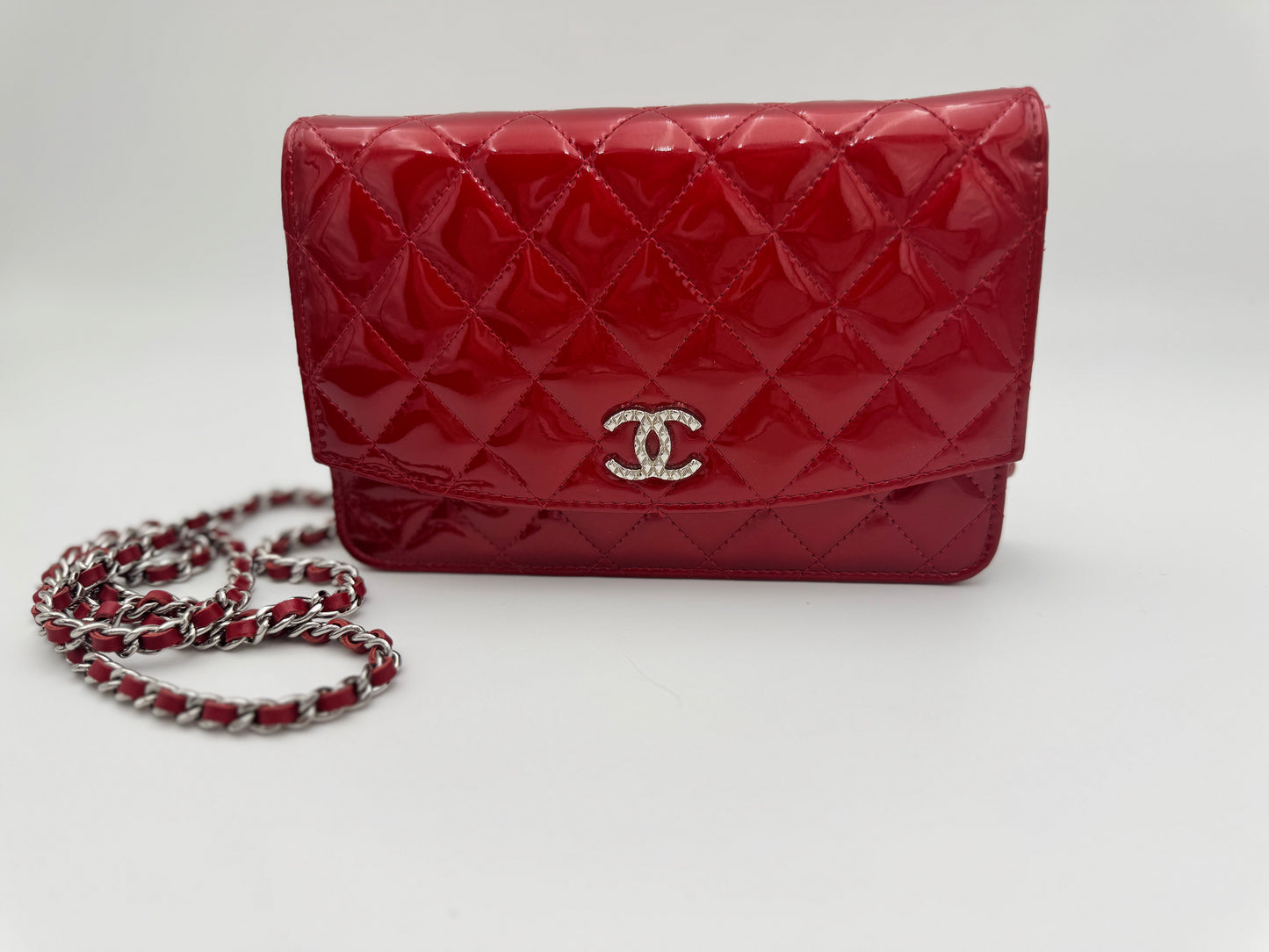 Chanel Brilliant Wallet on Chain – Red Diamond-Quilted Patent Leather