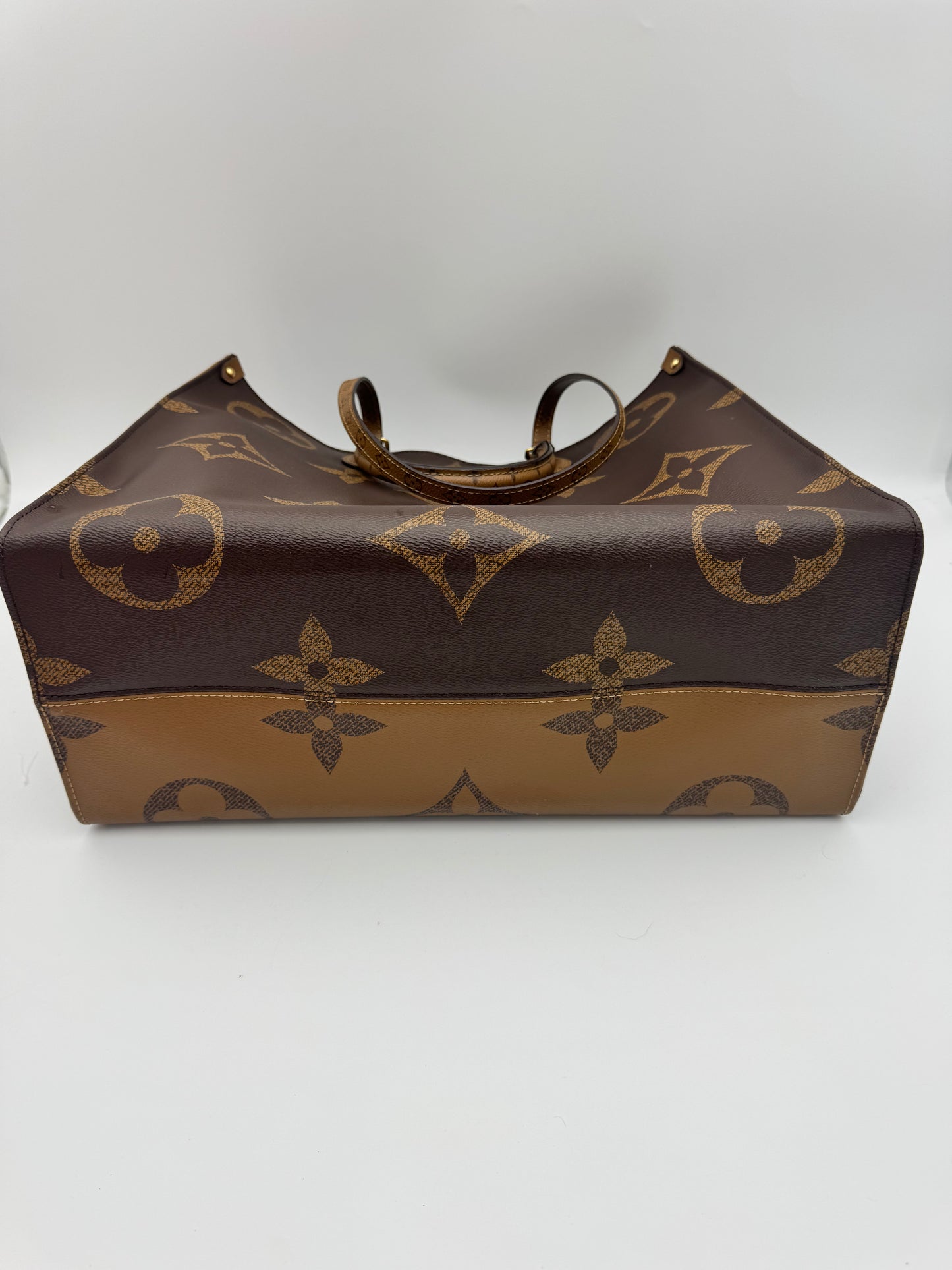 Louis Vuitton OnTheGo GM
