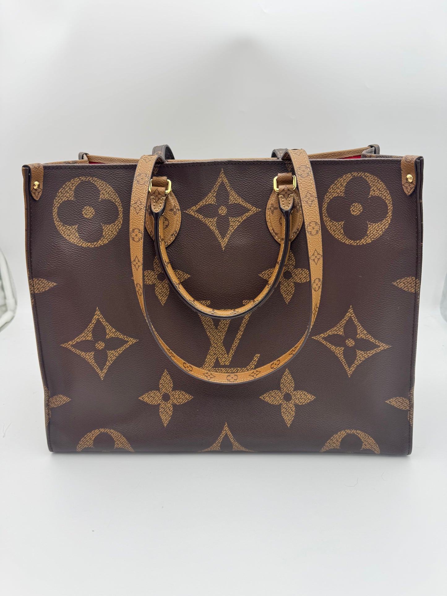 Louis Vuitton OnTheGo GM