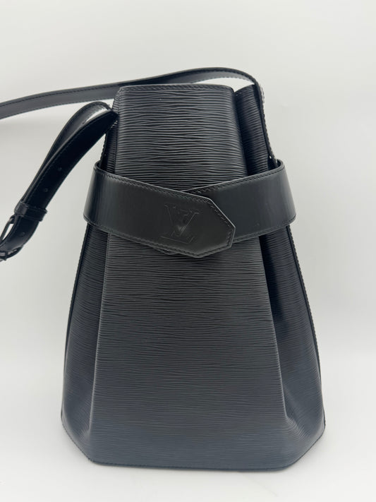 Louis Vuitton Black Epi Leather Sac d'Épaule PM Bucket Bag