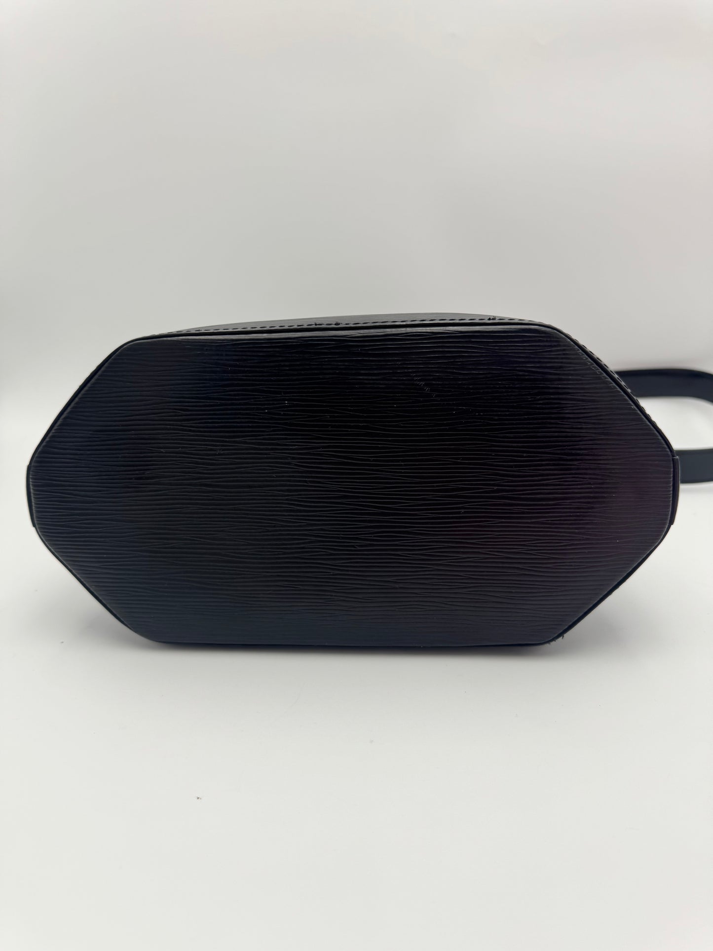 Louis Vuitton Black Epi Leather Sac d'Épaule PM Bucket Bag