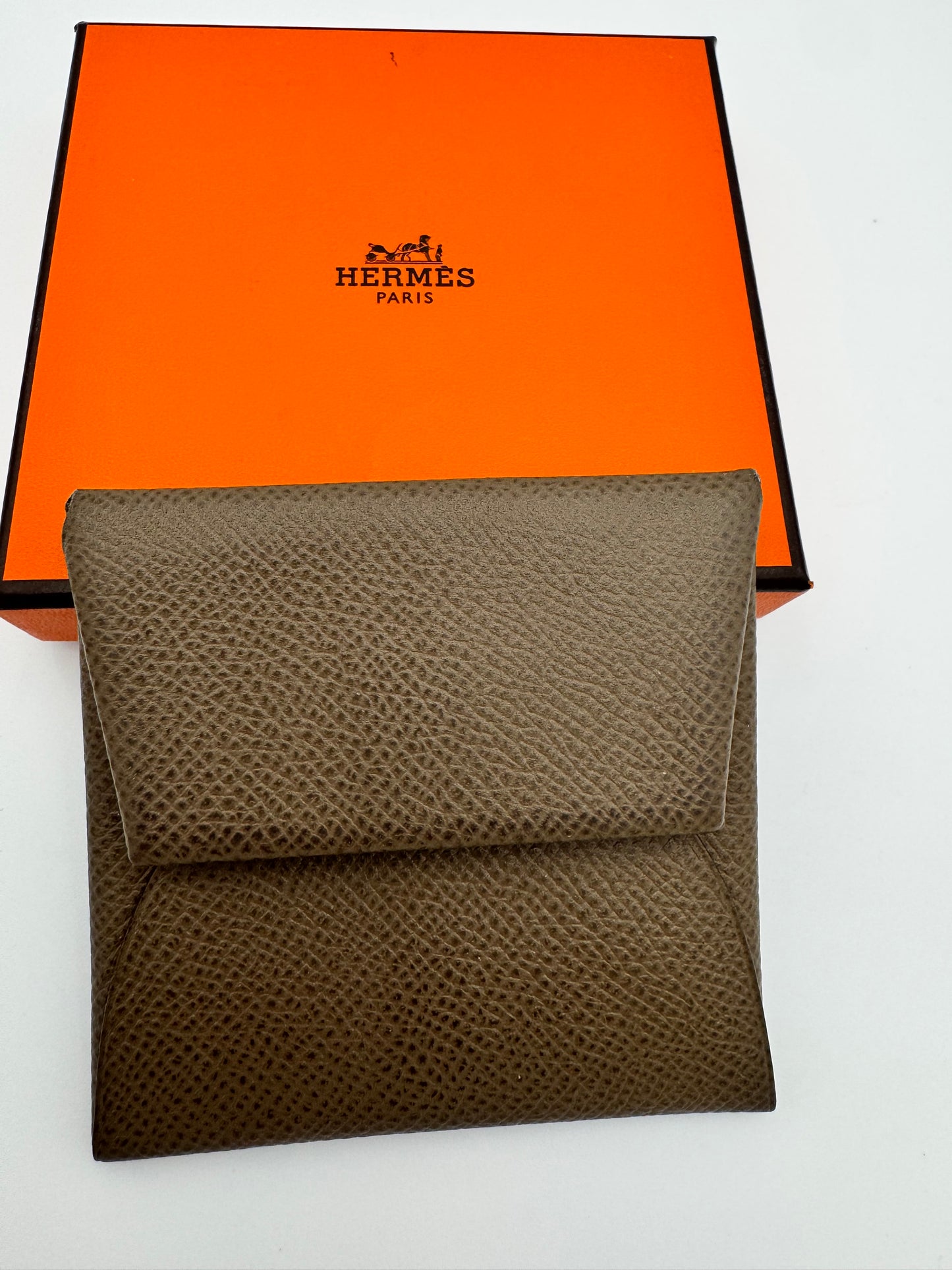 Hermès Bastia Change Purse – Étoupe Grained Leather