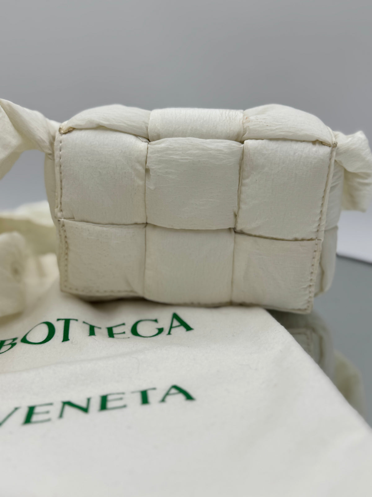 Bottega Veneta Candy Padded Tech Cassette – White Intrecciato
