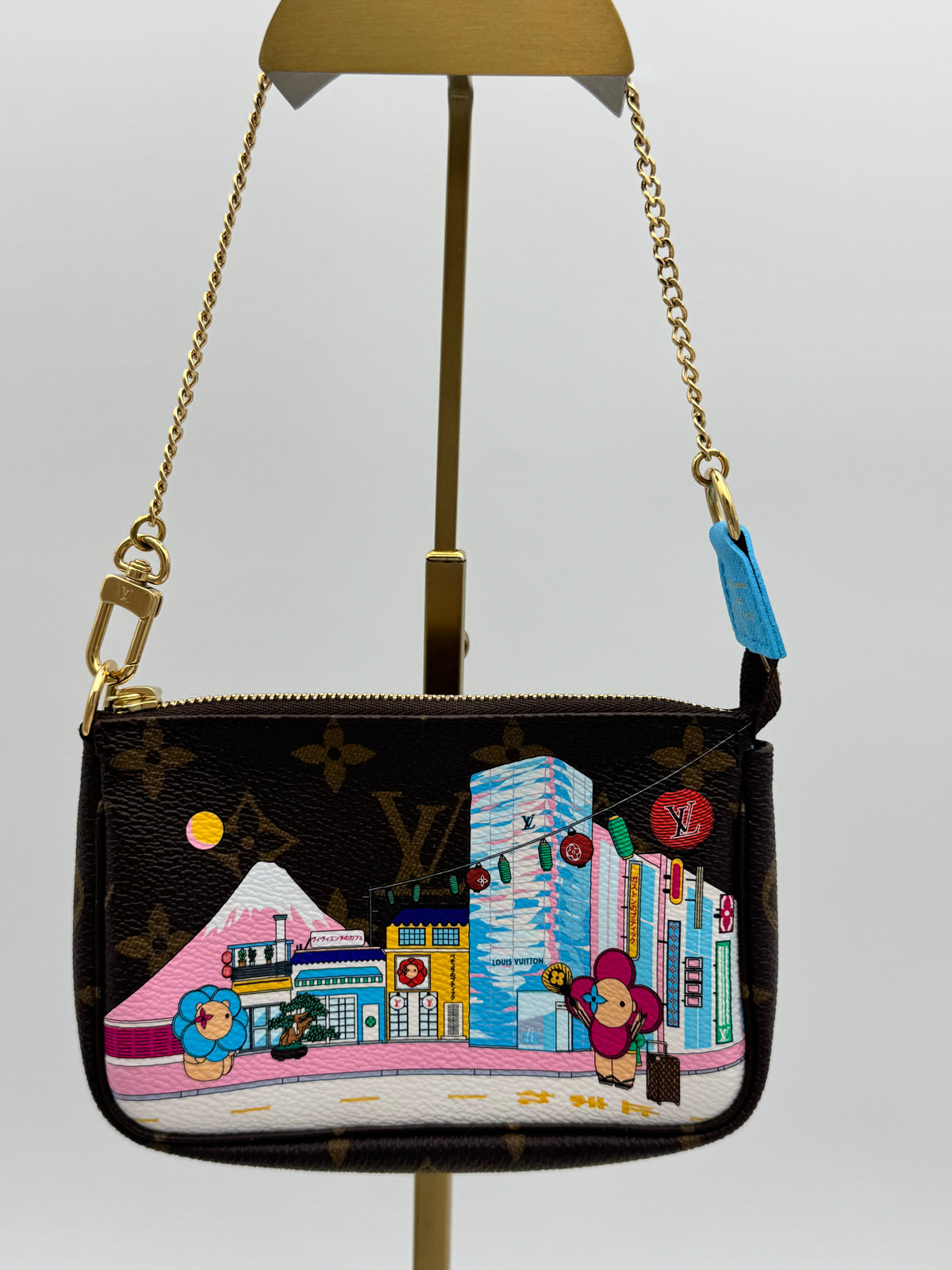 Louis Vuitton Holiday Animation “Vivienne in Japan / Tokyo” Mini Pochette Accessoires
