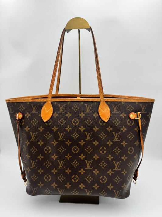 Louis Vuitton Neverfull MM Tote | Monogram Canvas | Vachetta Leather Trim | Gold Hardware