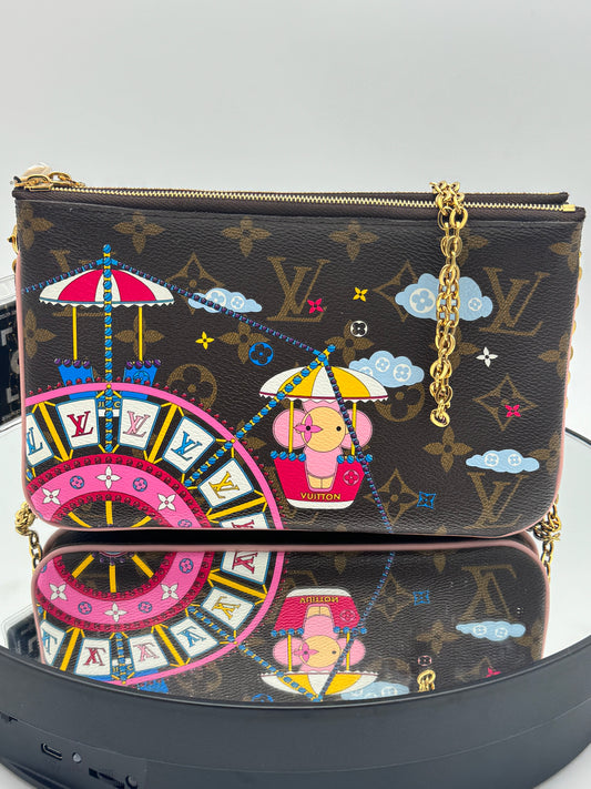 Louis Vuitton Limited Edition Vivienne Christmas Animation Double Zip Pochette – Monogram / Rose Ballerine