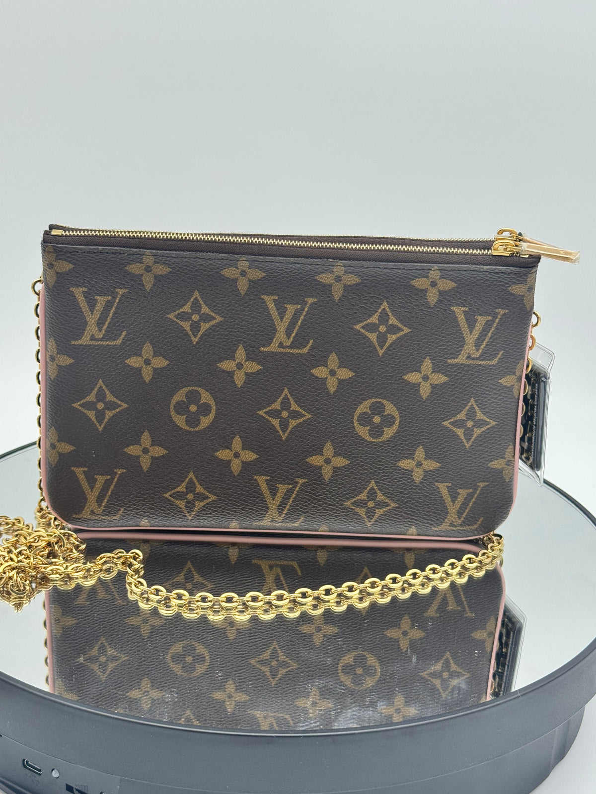 Louis Vuitton Limited Edition Vivienne Christmas Animation Double Zip Pochette – Monogram / Rose Ballerine